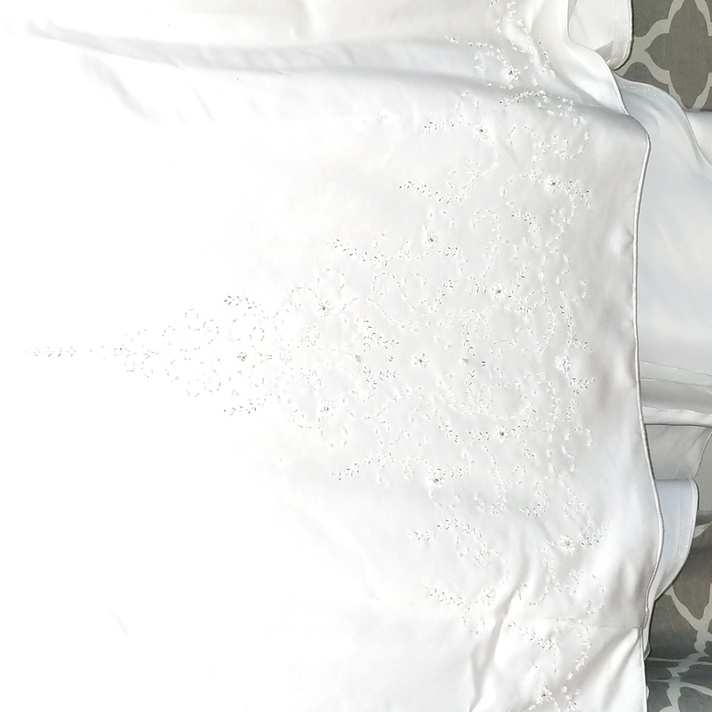 Wedding Gown - Picture 13 of 15